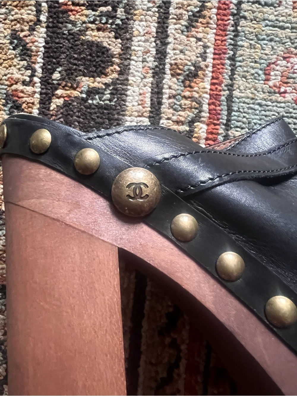 Chanel - Picture 2 of 12
